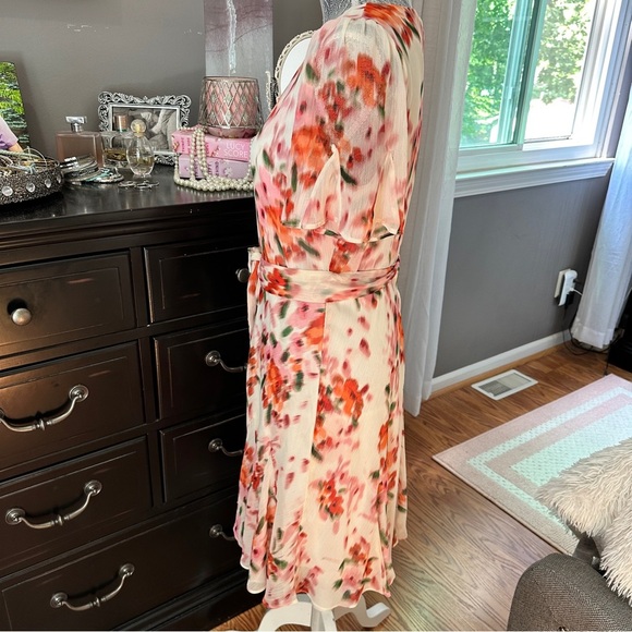 DKNY Floral Print Flutter Sleeve Belted Fit & Flare Dress Size 8 - Picture 7 of 16